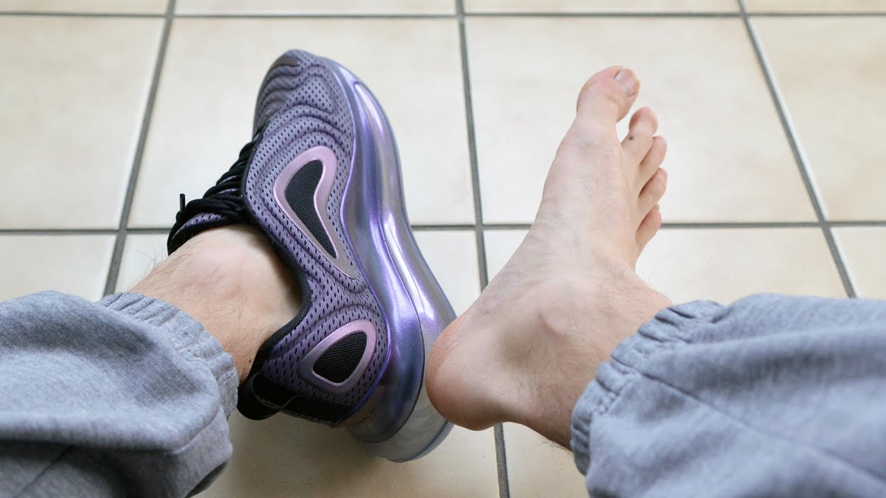 Nike Air Max 720 With VS Without Socks