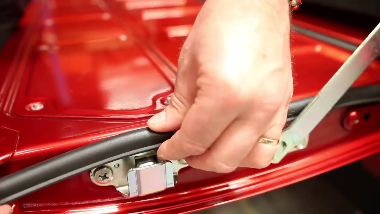 Grunt 4x4 tailgate seal kit install to Isuzu D-Max 2012-2018