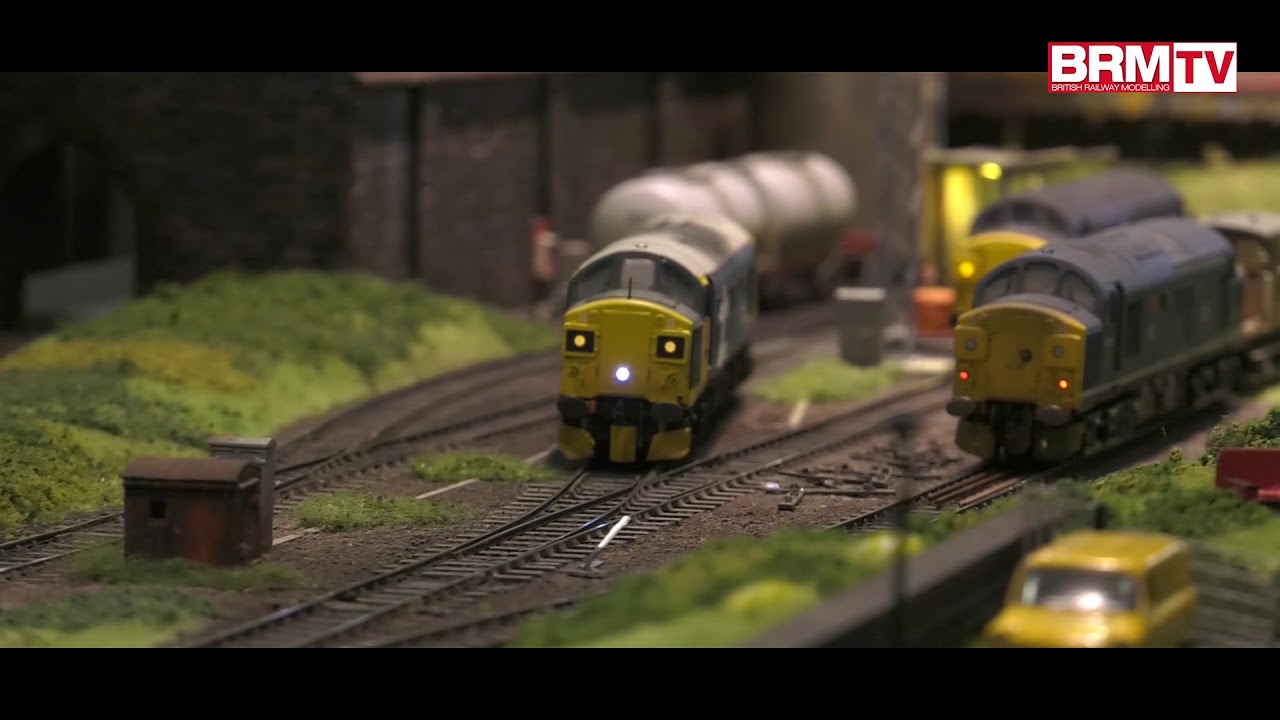 Compact 8ft model railway layout: Lomond Street