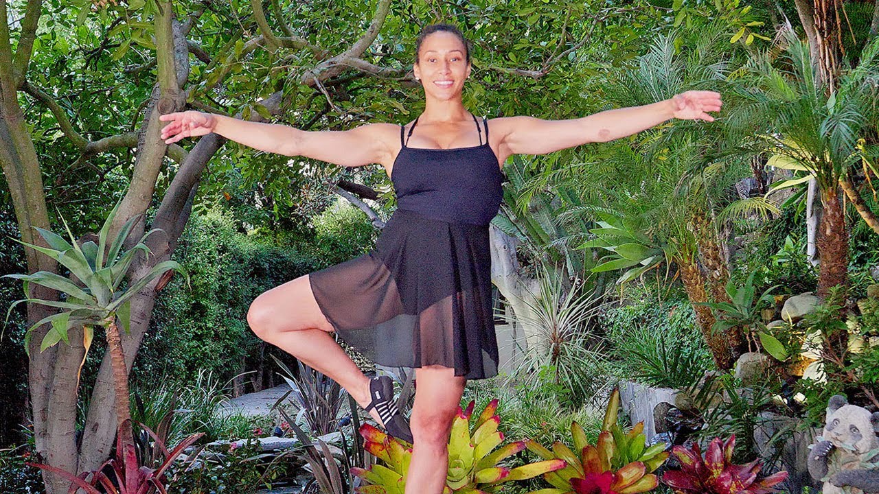 30 Min Barre Workout | Ballet Barre Workout with Dumbbells