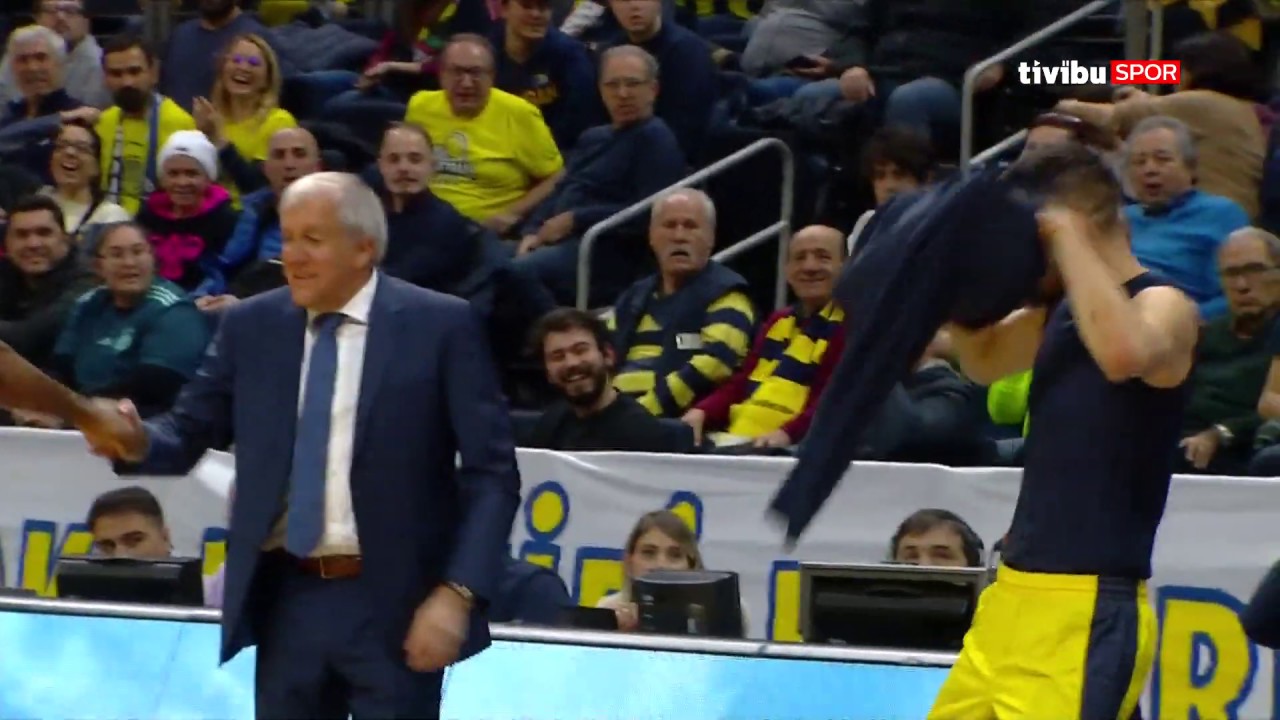 Oyuna girmesi beklenen Kalinic formasını soyunma odasında unutunca Obradovic'in tepkisi