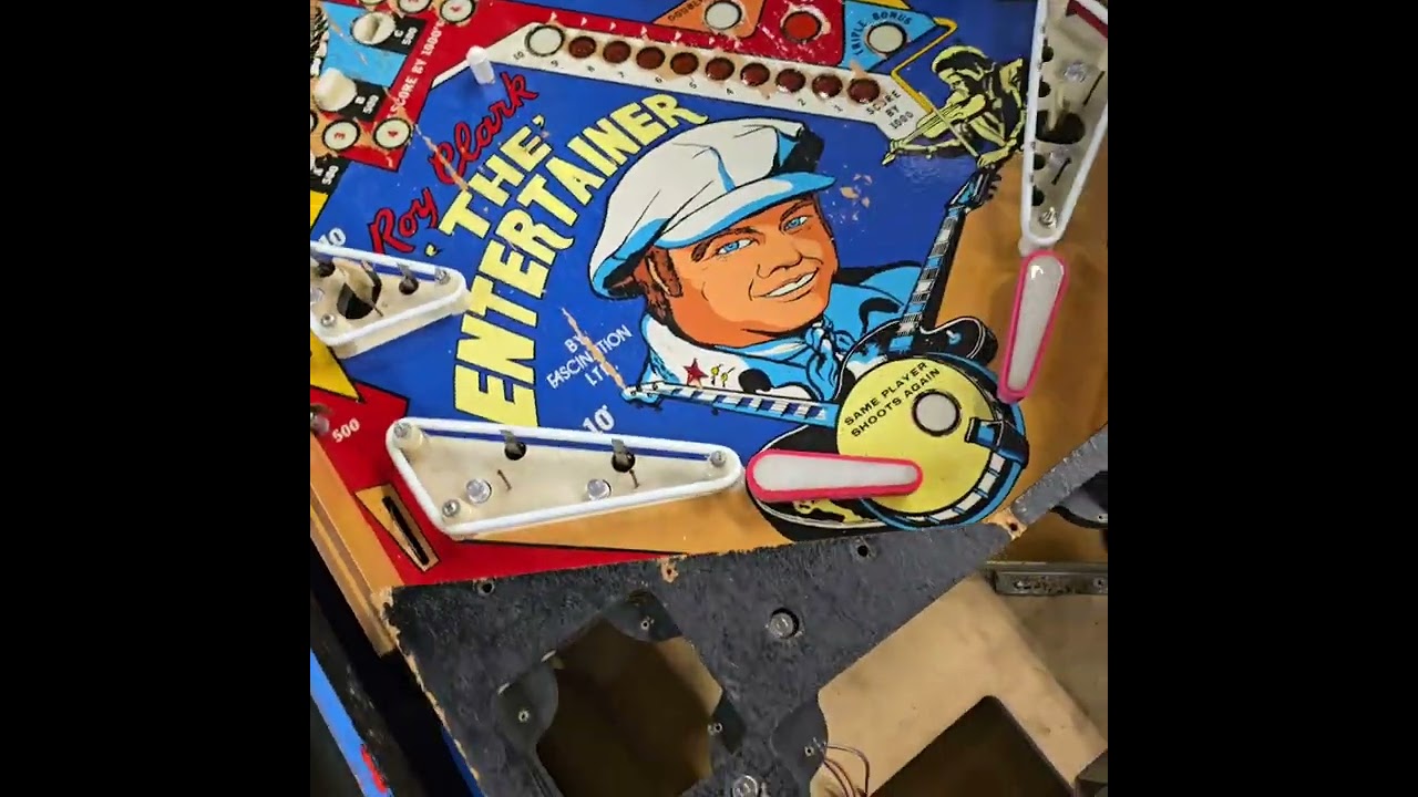 Roy Clark The Entertainer Pinball Machine not original