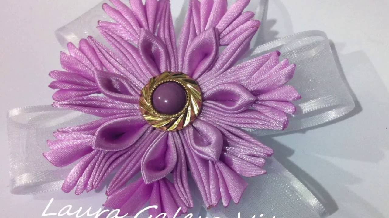 Preciosa flor kanzashi fantasia en cintas !! Beautiful flower Kanzashi fantasia on ribbons!!