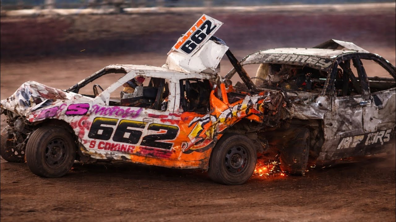 Unlimited Banger Racing Supreme Championship + Saloon Stock Cars (Mildenhall 2022 - Highlights)