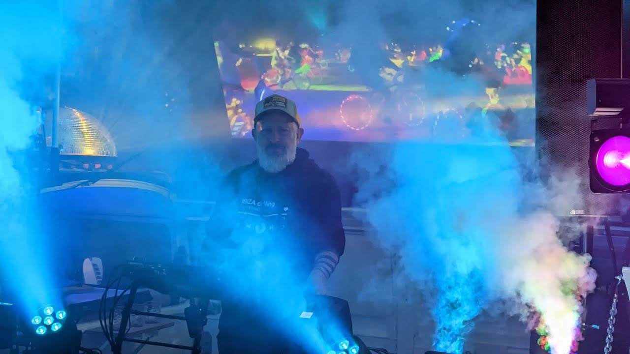 DJ Didi - The DJ Bus - 2023-04-18 - Weingut Weisbrod - Freinsheim - Sounds & Wine Afterwork - Teil2