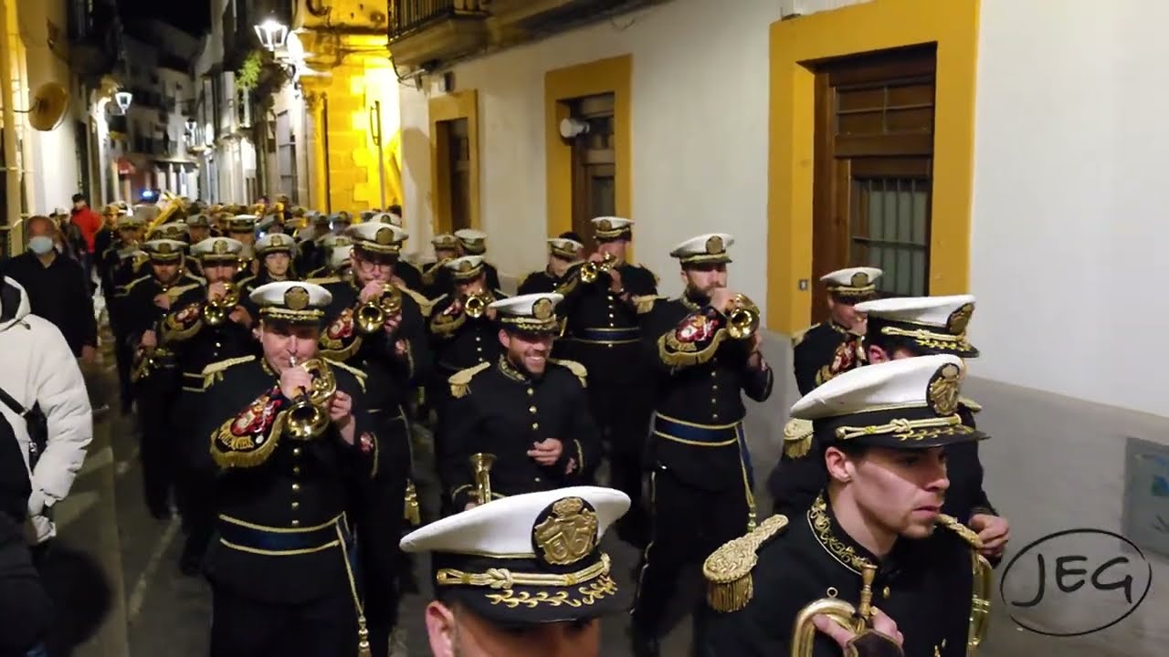 Banda de Cornetas y Tambores Zoilo Ruiz Mateos de Rota toca 
