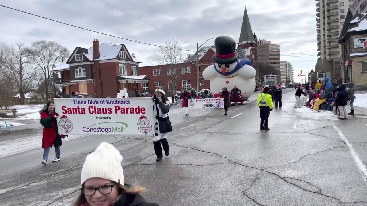 Santa Claus Parade 2022 Kitchener, Ontario #santaclaus #christmas #kitchenerwaterloo