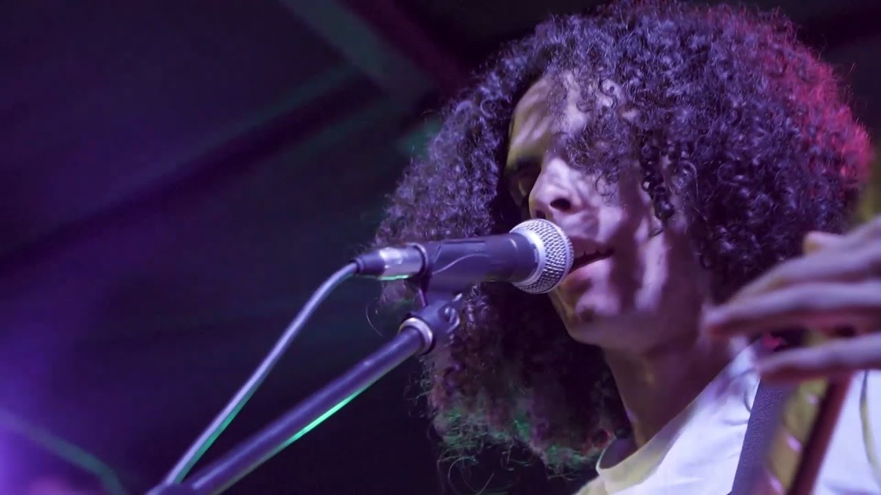 ESE ZEA - Gente Rara (Live) [Video En Vivo]