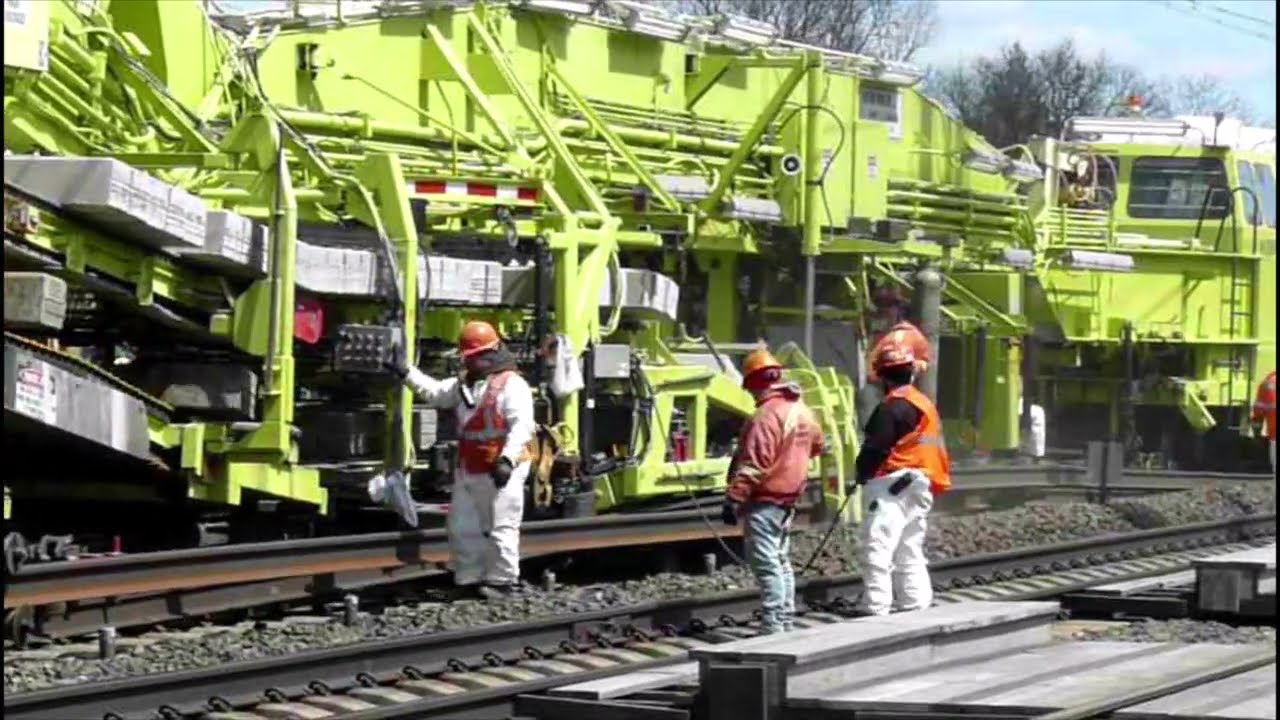 20180405 April 5 2018 Amtrak P811 Tie Laying Machine TLM working on Amtrak NEC at Croydon Station