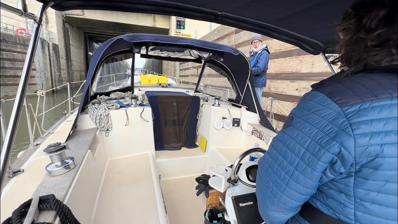 11 France/Rhône: Écluse de Caderousse (Lock #4 for us)