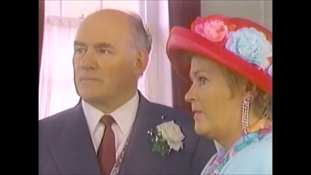 EastEnders - Pat and Roy get married (21st November 1996)