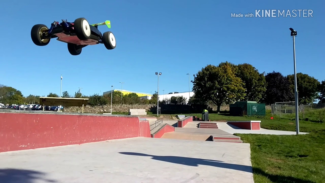 Thunder Tiger EB4 S2 brushless at the skatepark