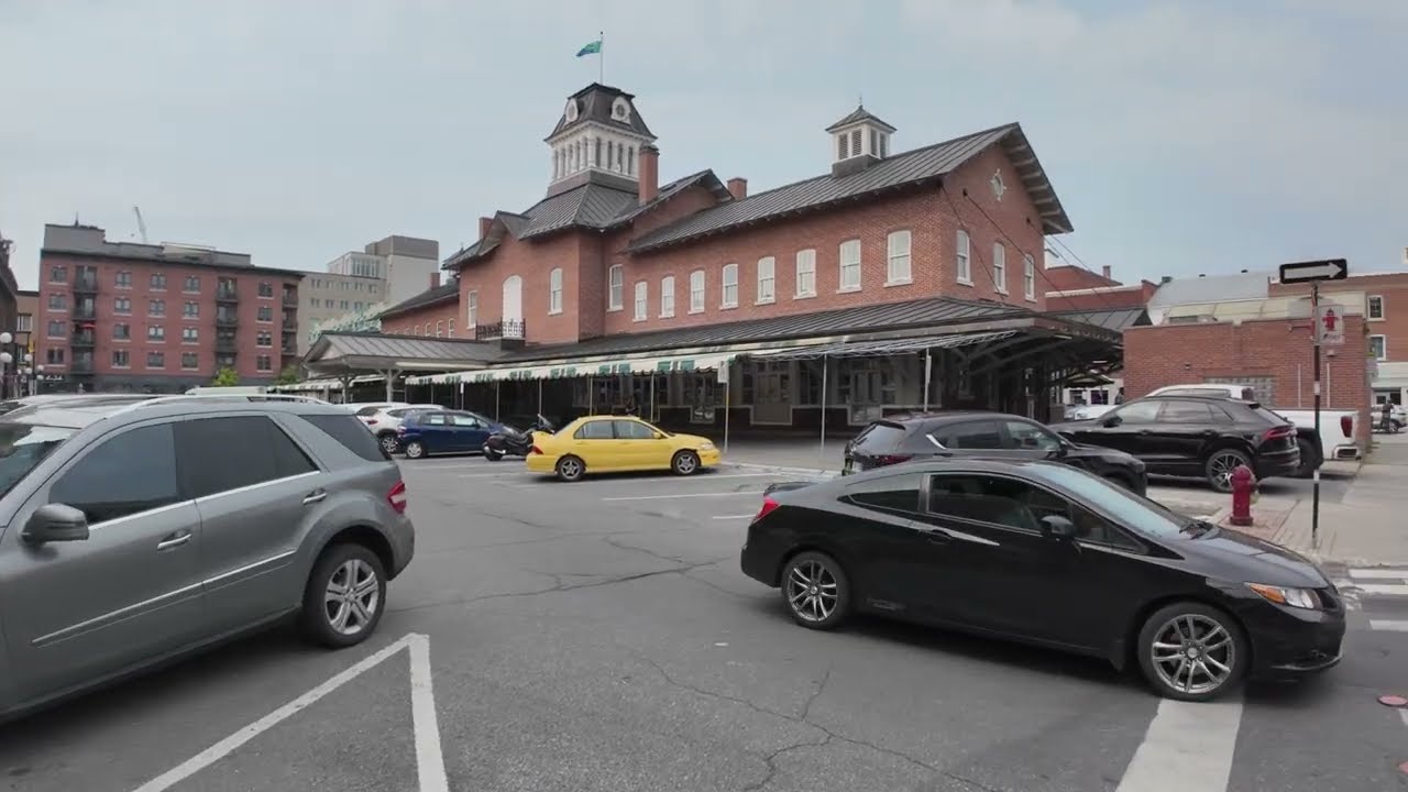 Let's Walk! Exploring a Small Town in Québec: Saint-Hyacinthe