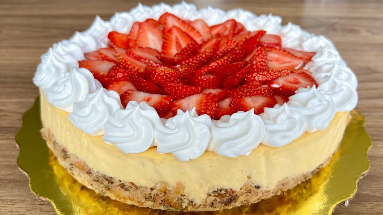 CHEESECAKE MOSTACHÓN DE FRESA | PASTEL DE QUESO CON CRUJIENTE DE MERENGUE | POSTRES CON IXCHEL