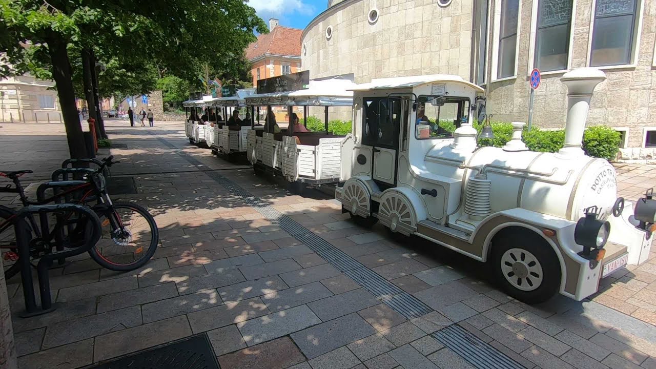18 éve a pécsiek és a turisták szolgálatában a Városnéző Kisvonat