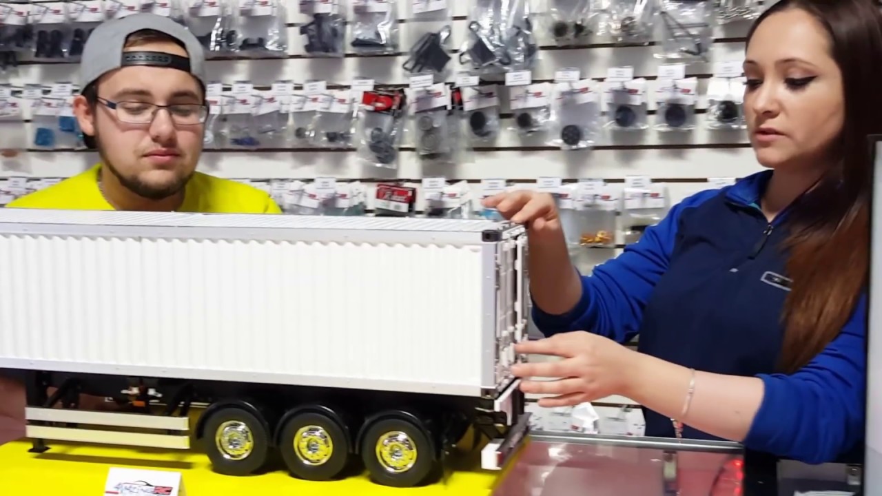 Building a Tamiya 1/14 scale Trailer at Amazing RC store