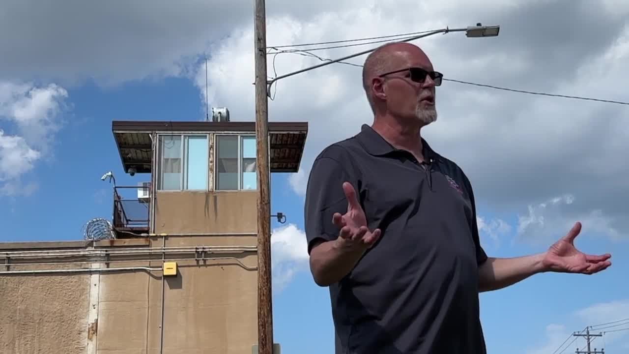 Inside the walls: Inmates, former guards shed light on issues at Green Bay's prison