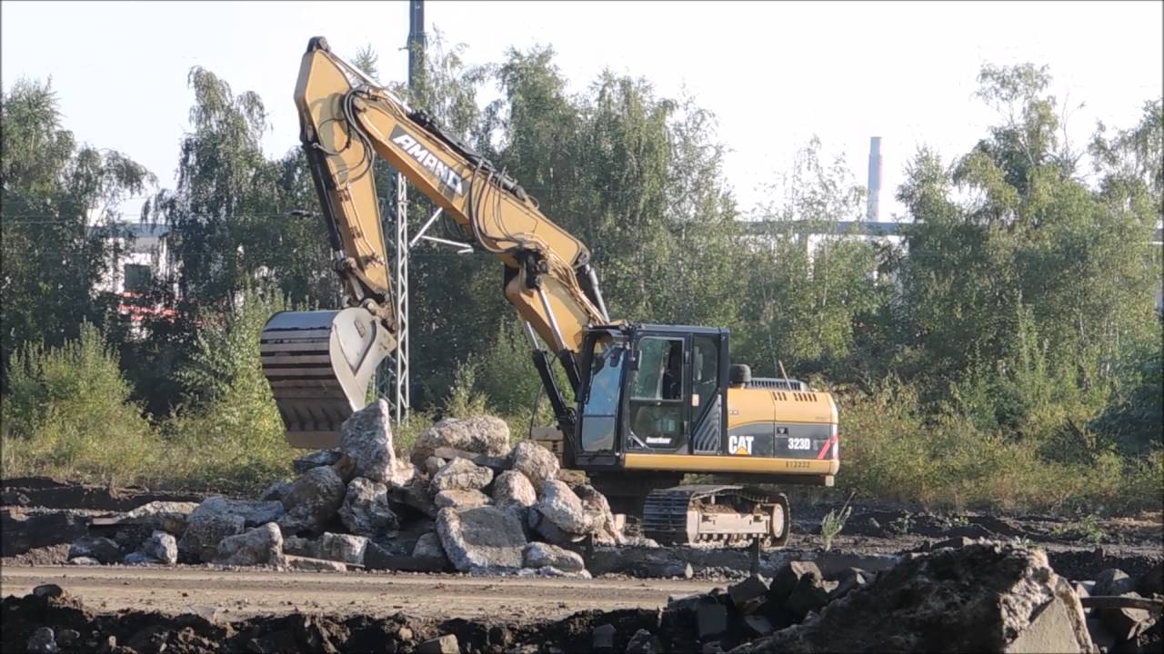 Cat 323D auf Amand Großbaustelle