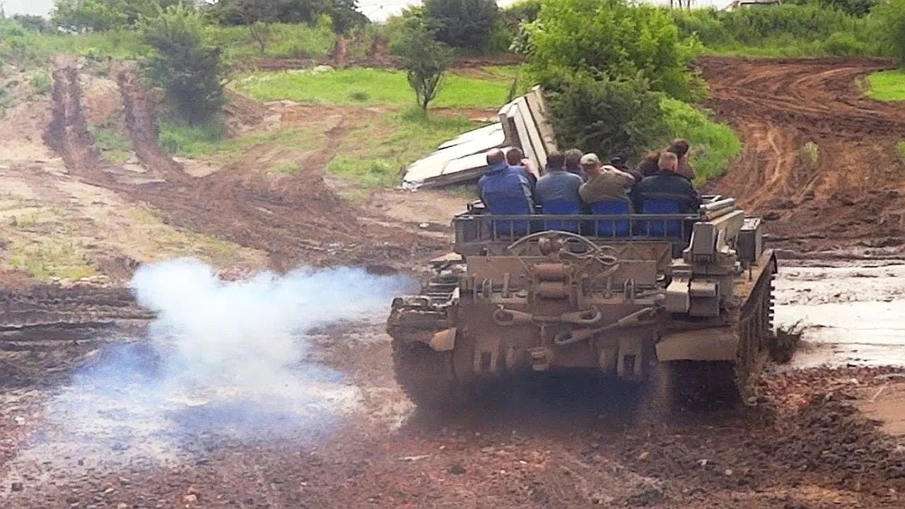 Tank T55 cold start sound - big motor start up 33l 12 cylinder