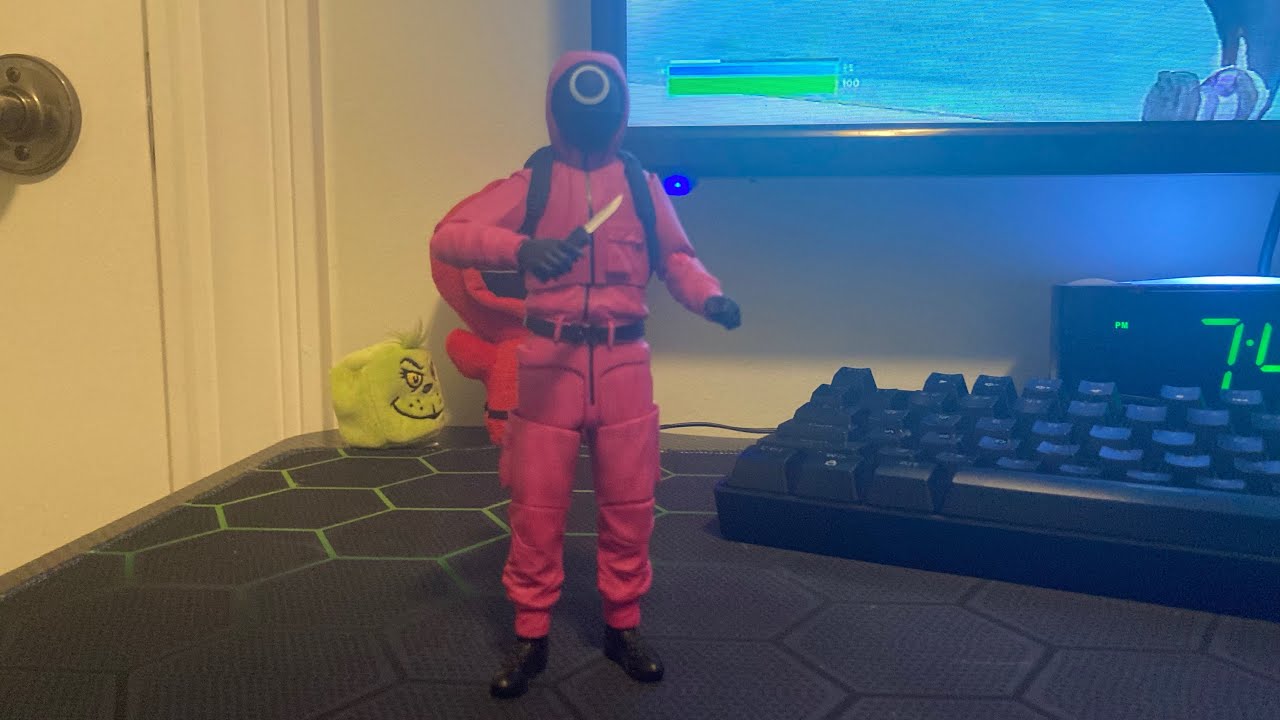Opening A Squid Game’s Guard!