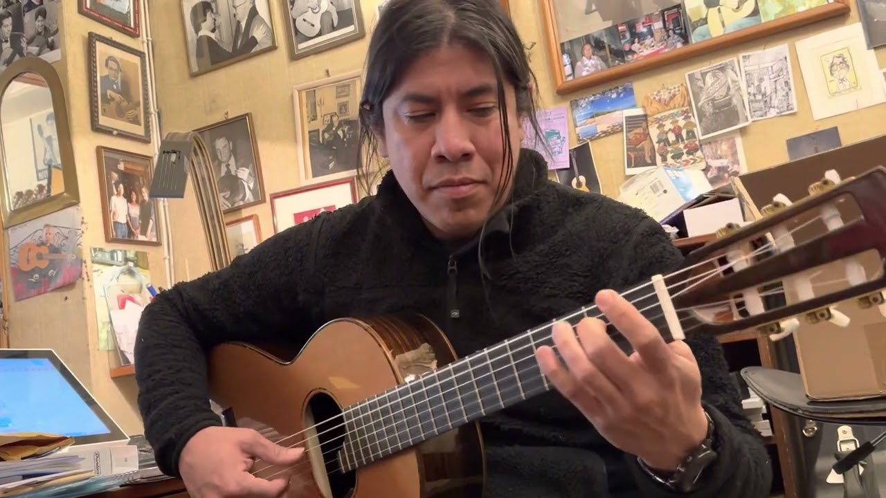 Irene's GJ Adventures 995: Orlando Rojas in La Guitarreria, Paris