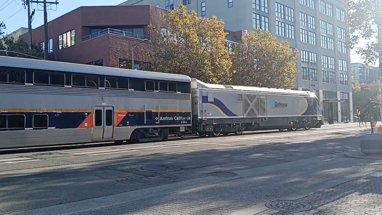 Railroad Crossing Amtrak Coast Starlight, Capitol Corridor & San Joaquin Video