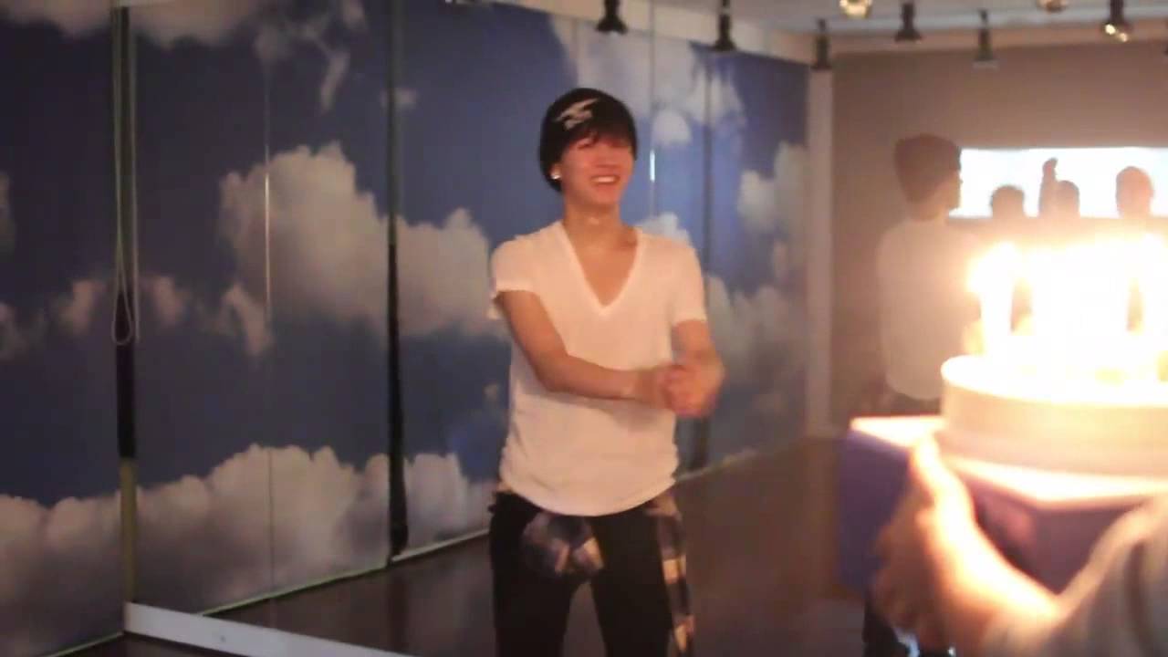 141026 HAPPY BIRTHDAY TO YUTA SM ROOKIES
