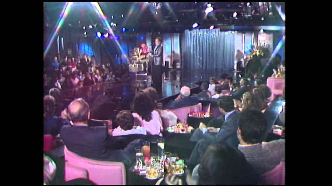 Jose Luis Moreno y Monchito Cantando una Nana