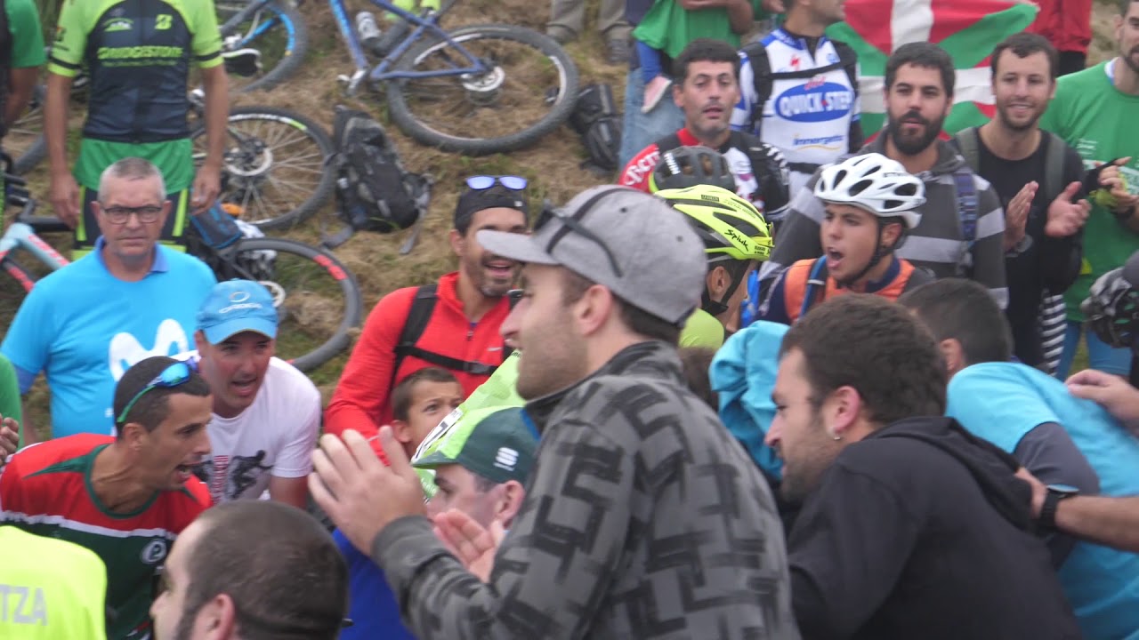 &Oacute;scar Rodr&iacute;guez en las &uacute;ltimas rampas del Monte Oiz (Vuelta a Espa&ntilde;a 2018, etapa 17)