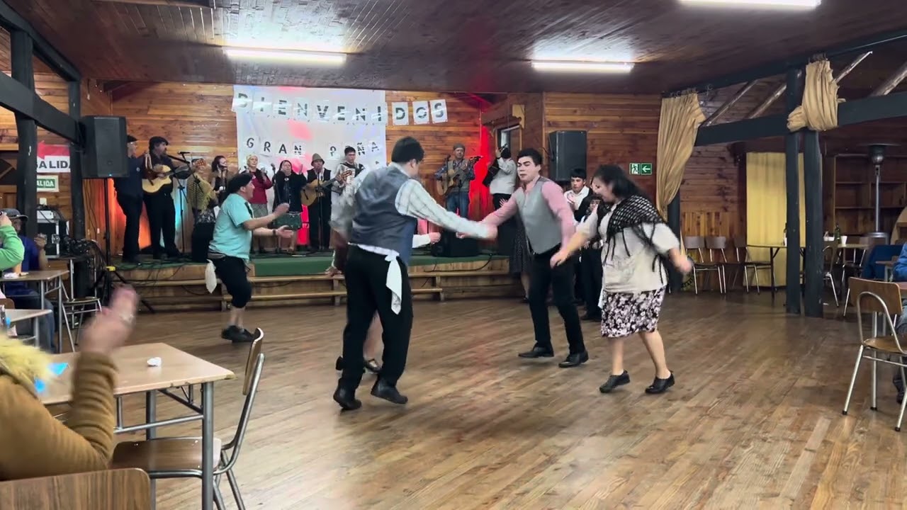 Danza chilota “El rabel” conjunto folclórico Nalhue de Nal
