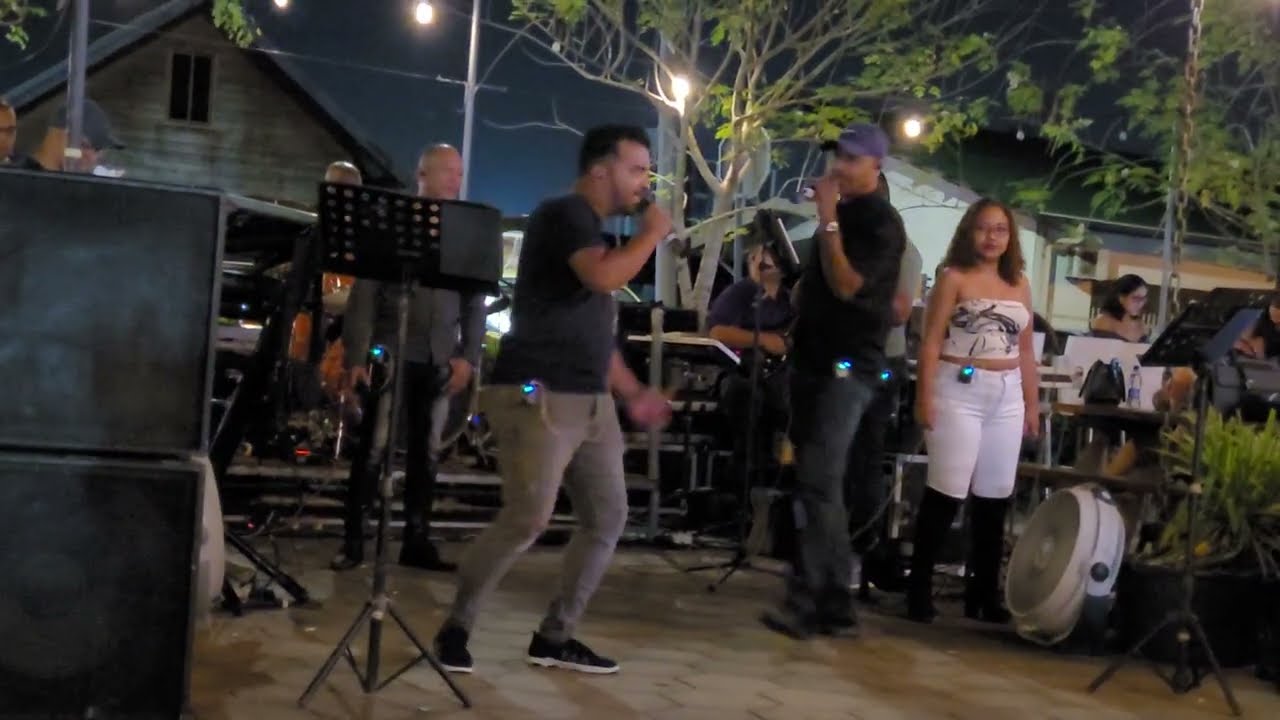 Suriname:optreden Kasimex Houseband