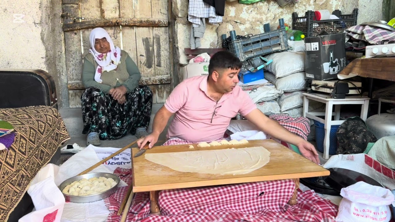 Yeşil fasülye kıydım köyümüzün meşür sini tepsı onlarla uğraştım buğünde doslar