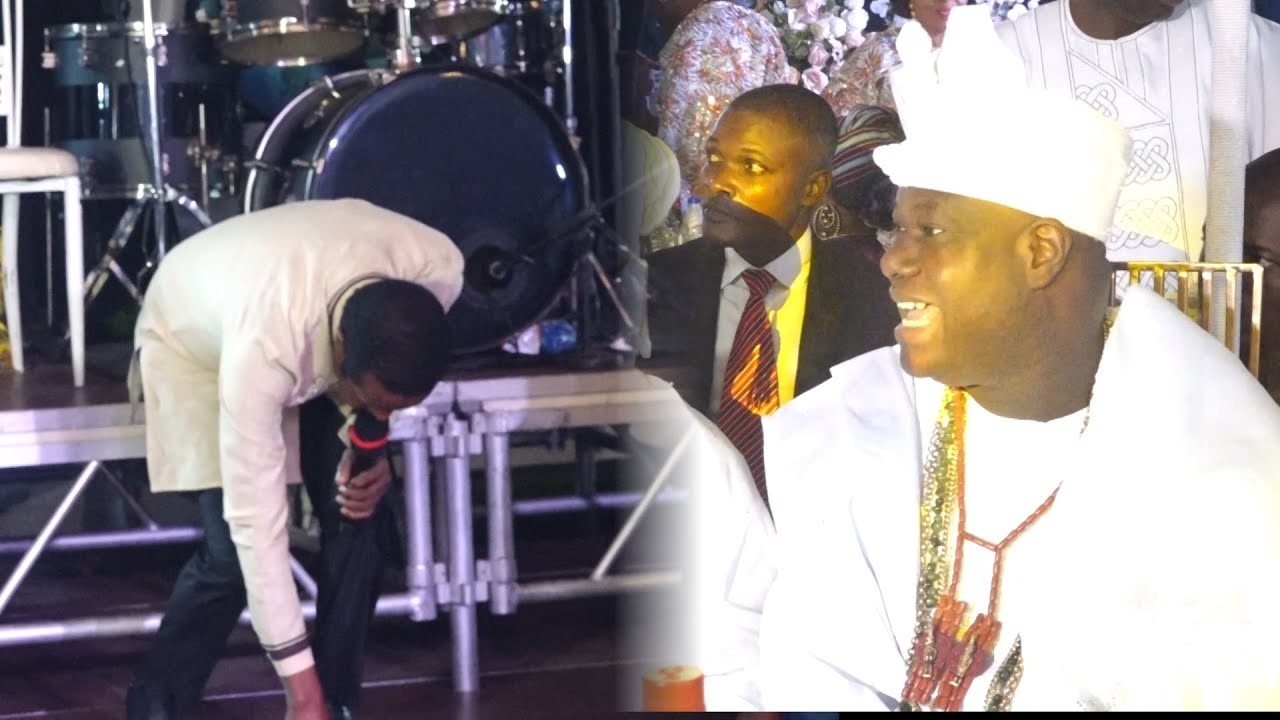 SEE HOW KING SUNNY ADE HONOR OONI OF IFE DURING MARY OLUBORI BIRTHDAY AND HOUSEWARMING CELEBRATION