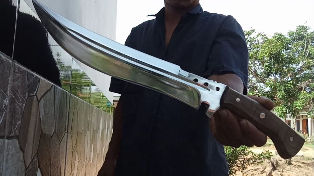 Membuat pisau bushcraft besar dari baja per/classy knife forging from used and rusty springs