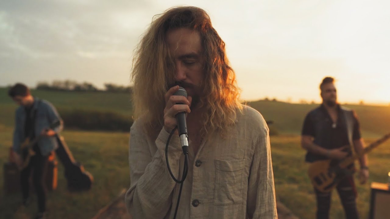 Fatal Error - Művir&aacute;gok karnev&aacute;lja