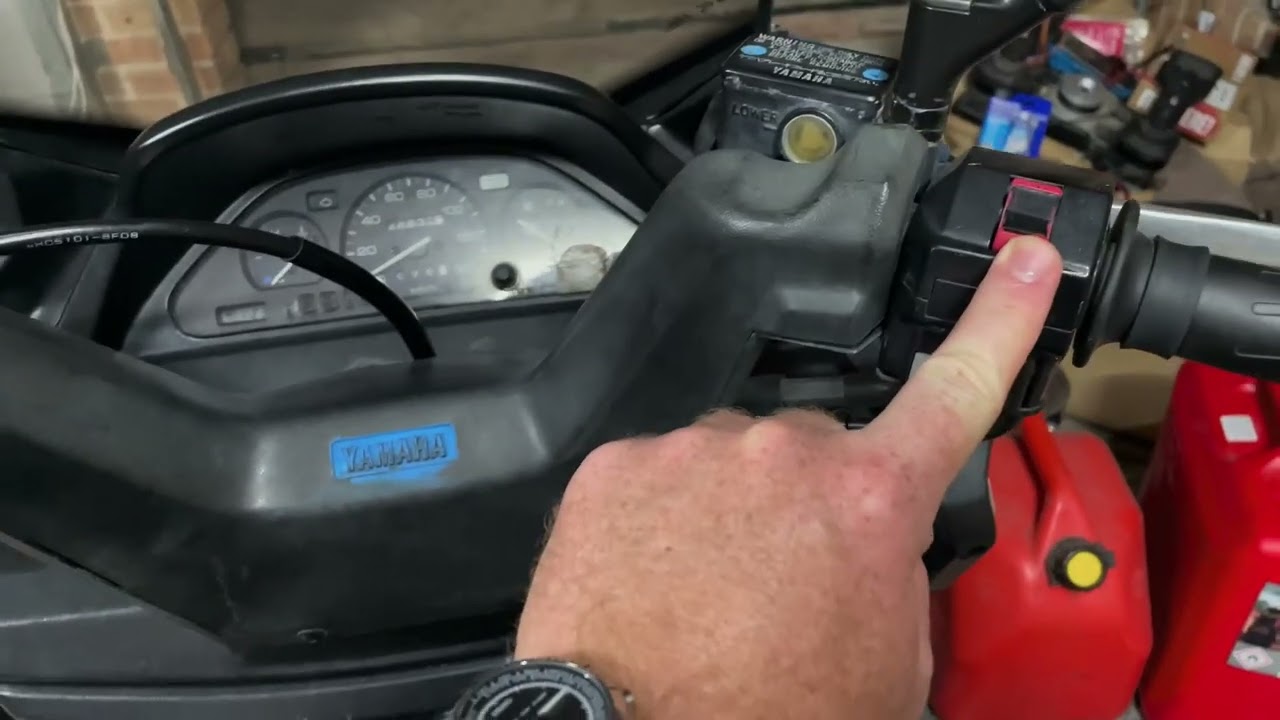 Yamaha Majesty YP250 Battery Replacement