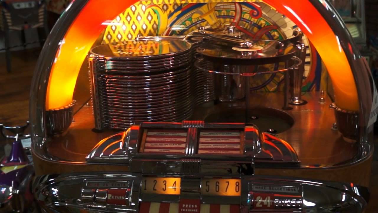 1949 WURLITZER 1100 JUKEBOX