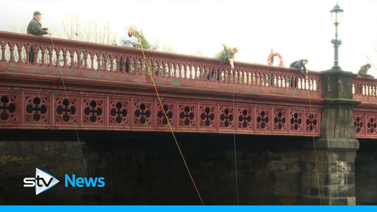 Magnet fisherman hauls unexploded grenade from River Clyde