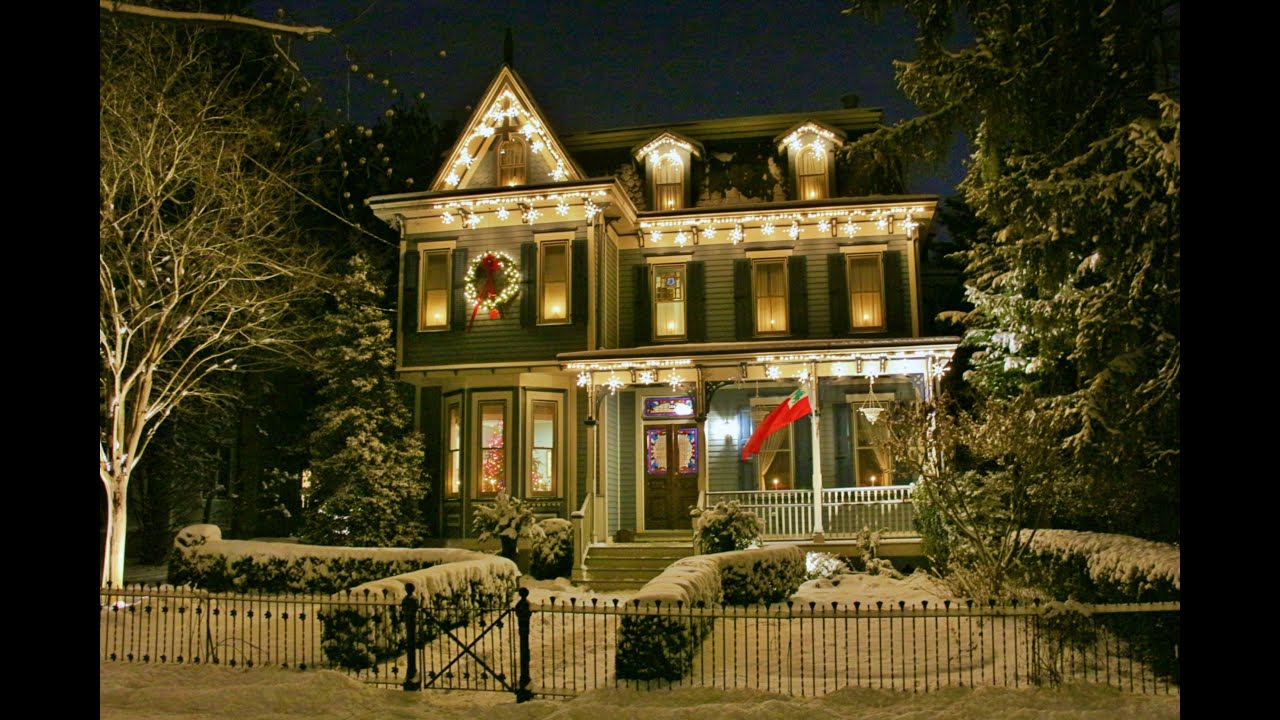 The Historic Homes of Haddonfield, New Jersey at Christmas