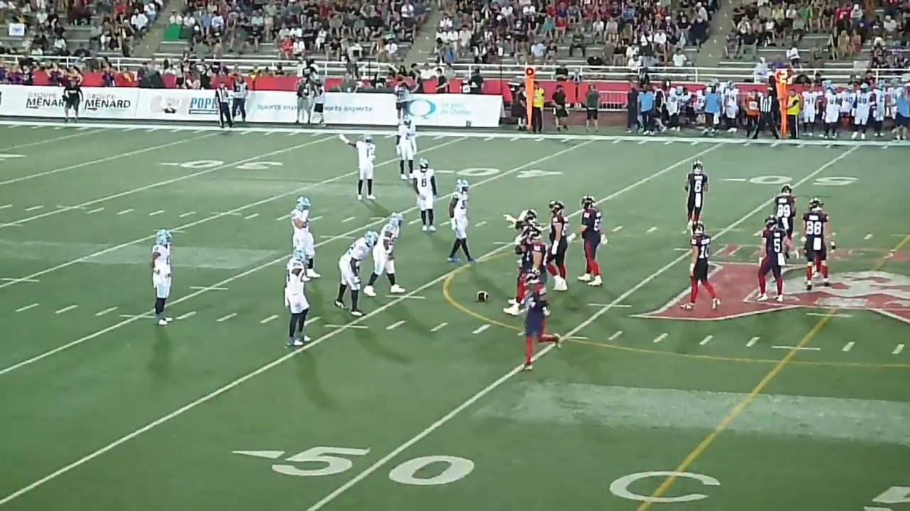 Montreal Alouettes QB Davis Alexander throws a 22-yard pass to Travis Theis vs. Toronto Argonauts