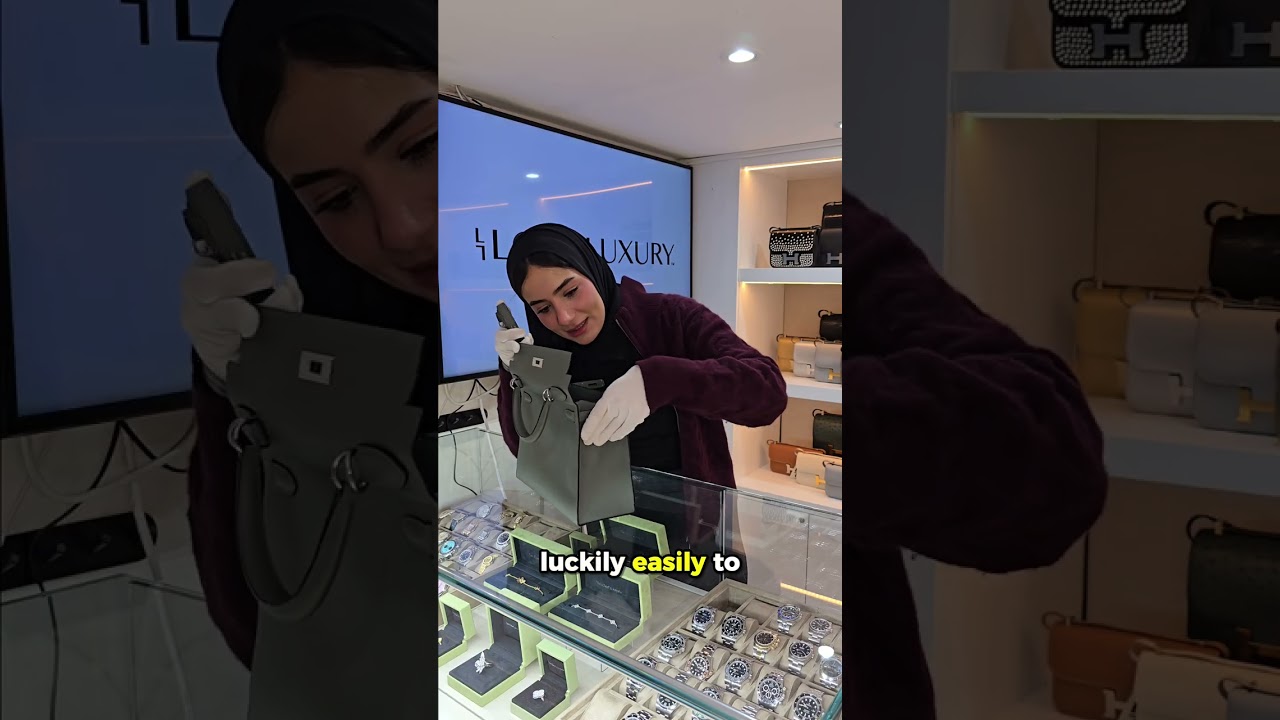 can you believe she bought a fake Kelly? 😱👜