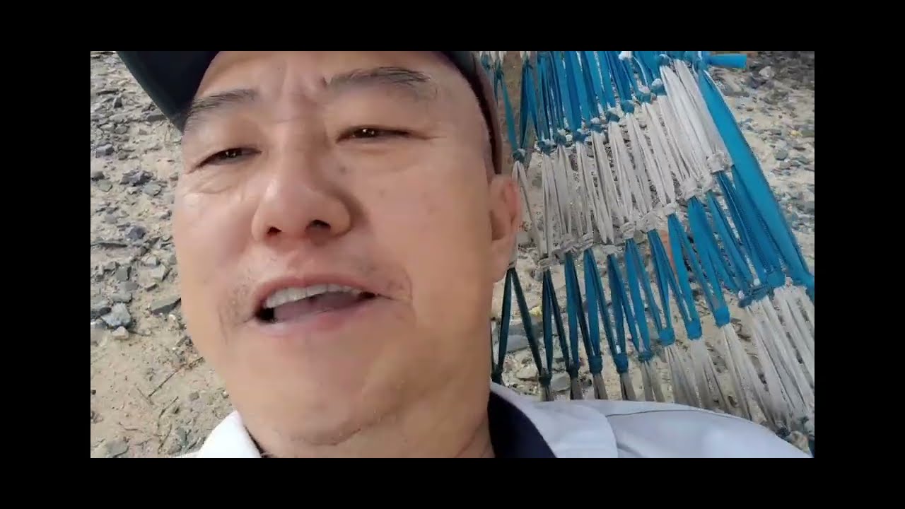 Núi Bà vẫn đông vui nhộn nhịp.