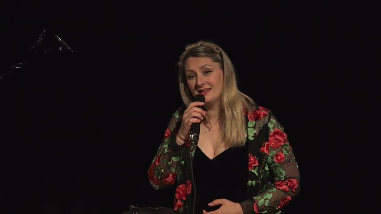 Tonada de Luna Llena&nbsp;&nbsp;(by Simon Diaz) sung live by  Alice Zawadzki -