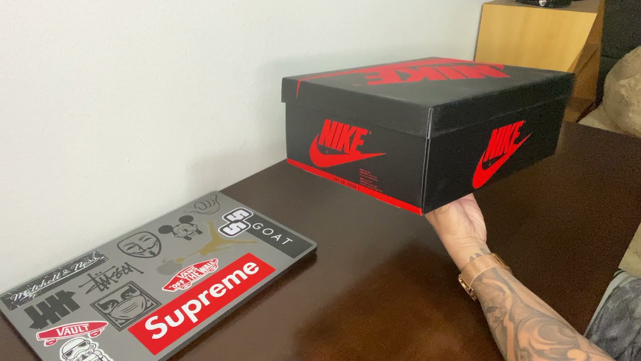 Air Jordan 1 "Hyper Royal" Unboxing Video