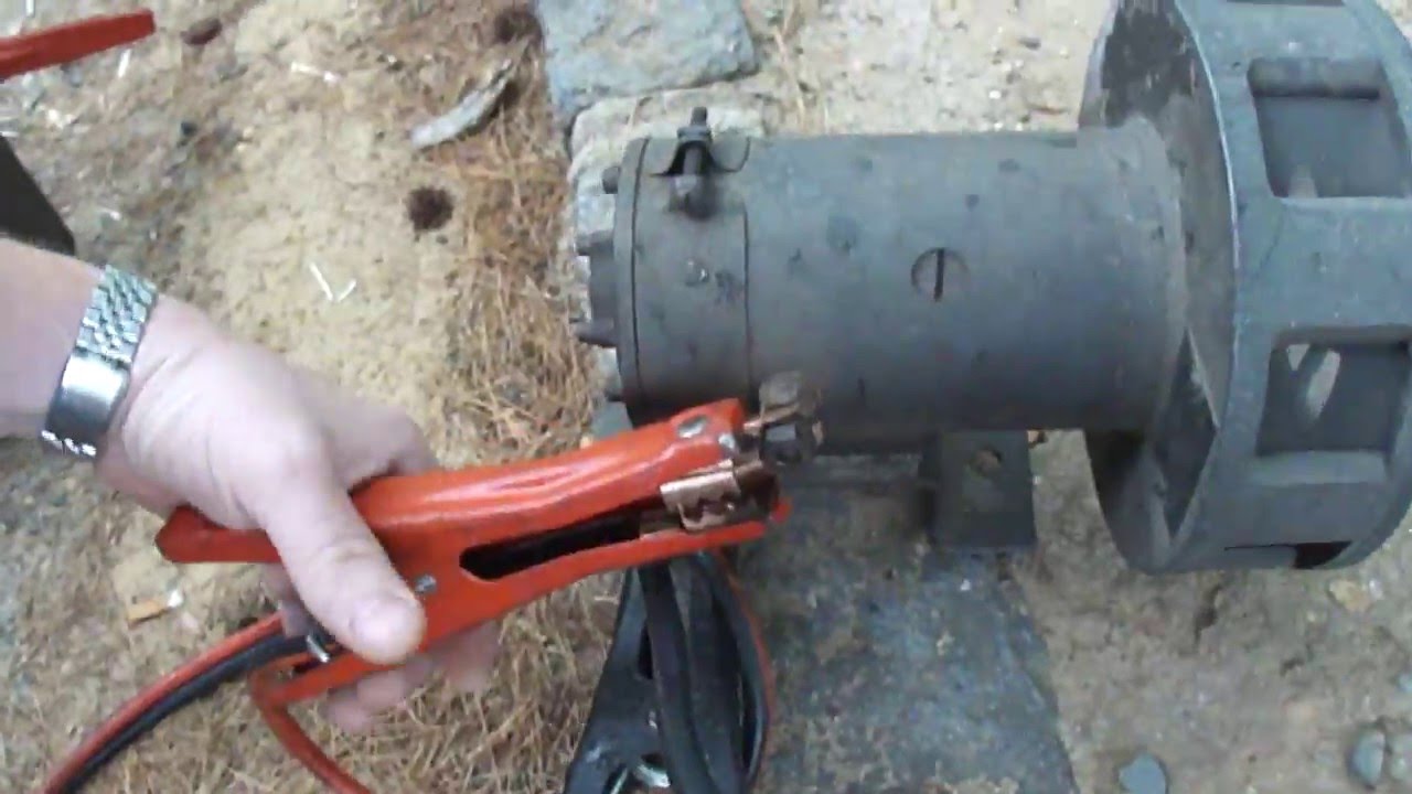 Sireno siren early model J-1-8, 6 volt serial 74211 in action -Super loud-