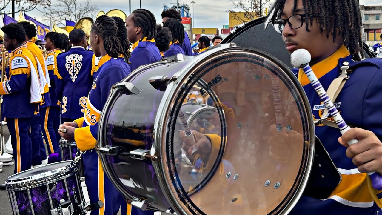 JUST DRUMMIN'... | EDNA KARR