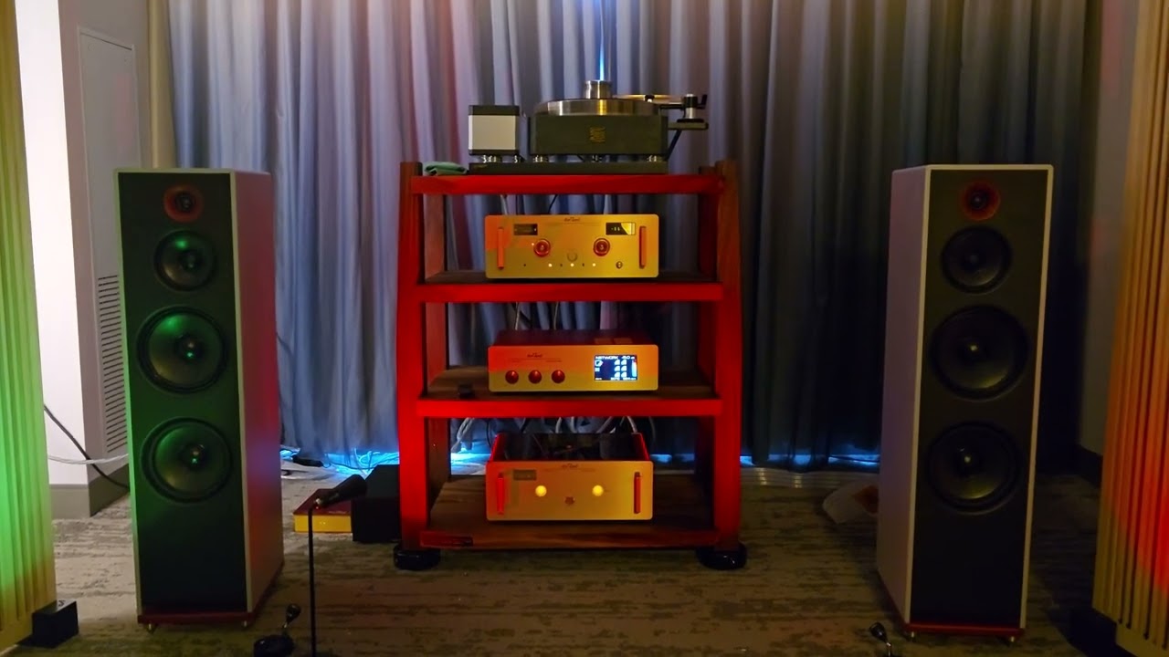 Very Good Sound for Hotel Room - dartZeel and Stenheim at Axpona 2025