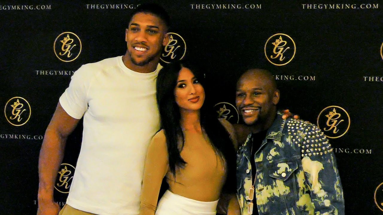Anthony Joshua & Floyd Mayweather Meet Fans in London