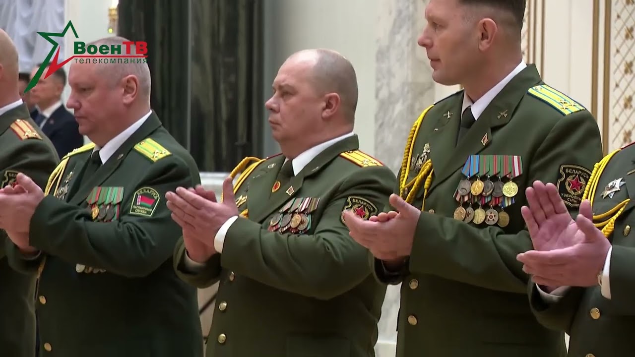 Вручение генеральских погон