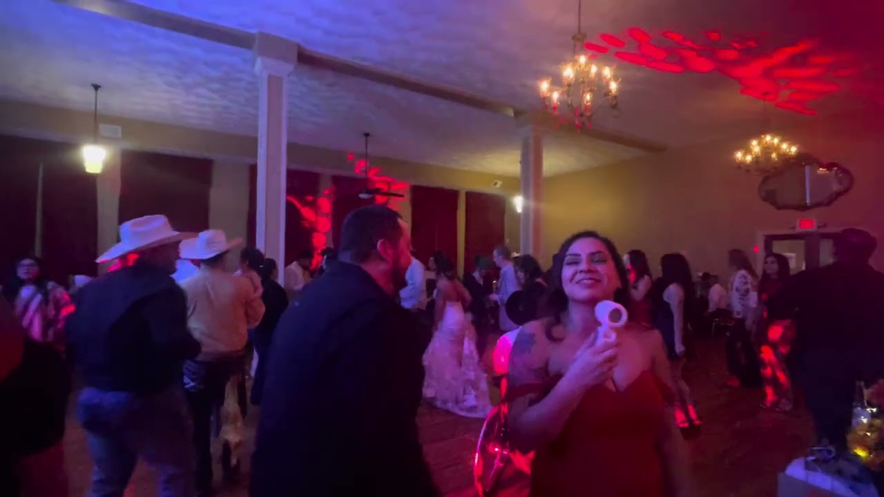 Boda de Whitney & José en Danville VA